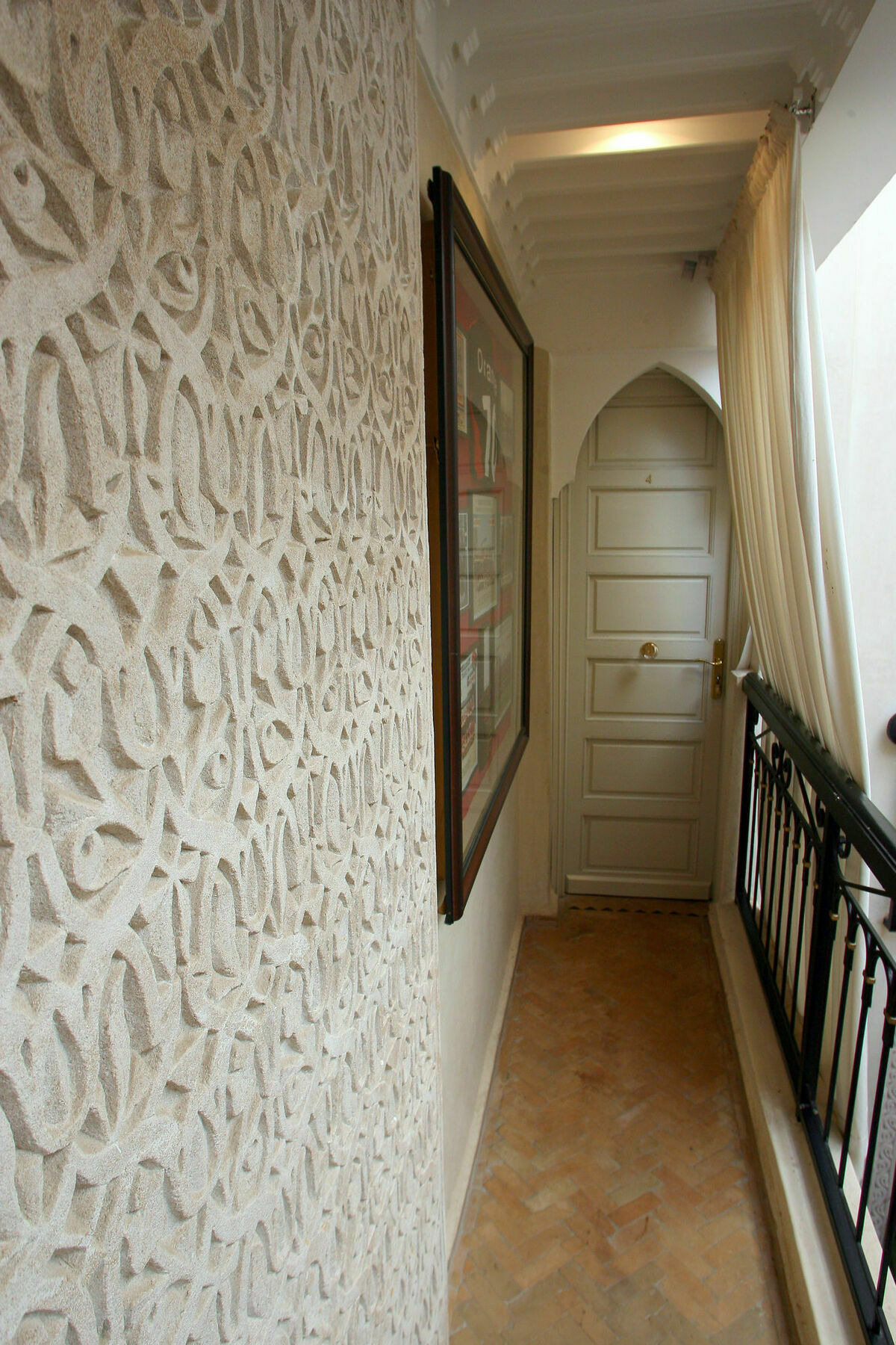 马拉喀什 哈斯纳埃斯皮摩洛哥传统庭院住宅酒店 外观 照片